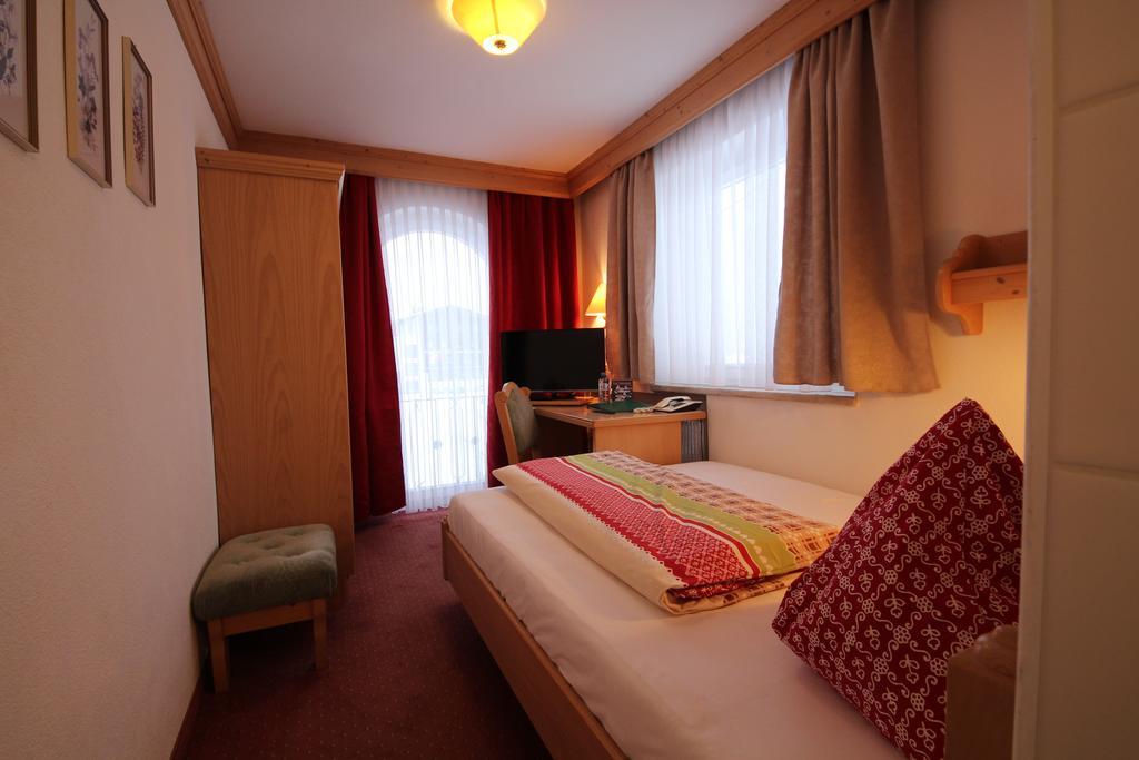 Hotel Garni Laerchenhof Lech am Arlberg Exterior photo