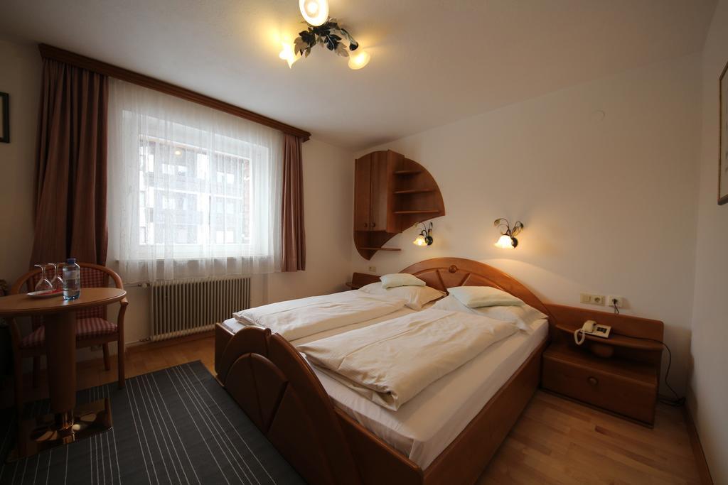 Hotel Garni Laerchenhof Lech am Arlberg Exterior photo