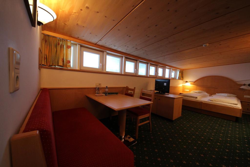 Hotel Garni Laerchenhof Lech am Arlberg Exterior photo