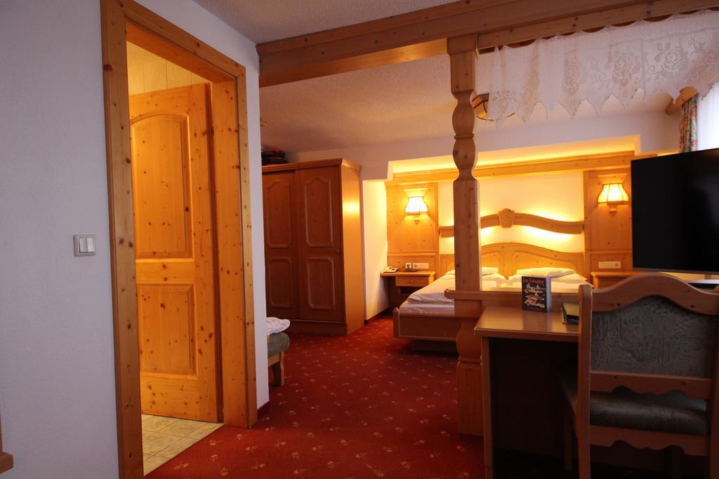Hotel Garni Laerchenhof Lech am Arlberg Exterior photo