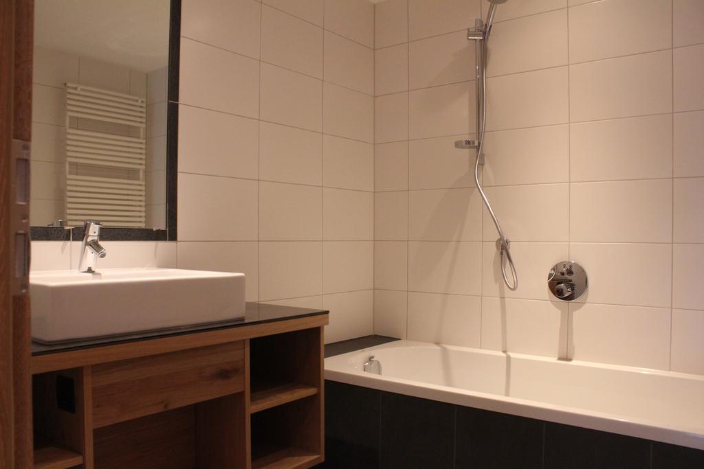 Hotel Garni Laerchenhof Lech am Arlberg Room photo